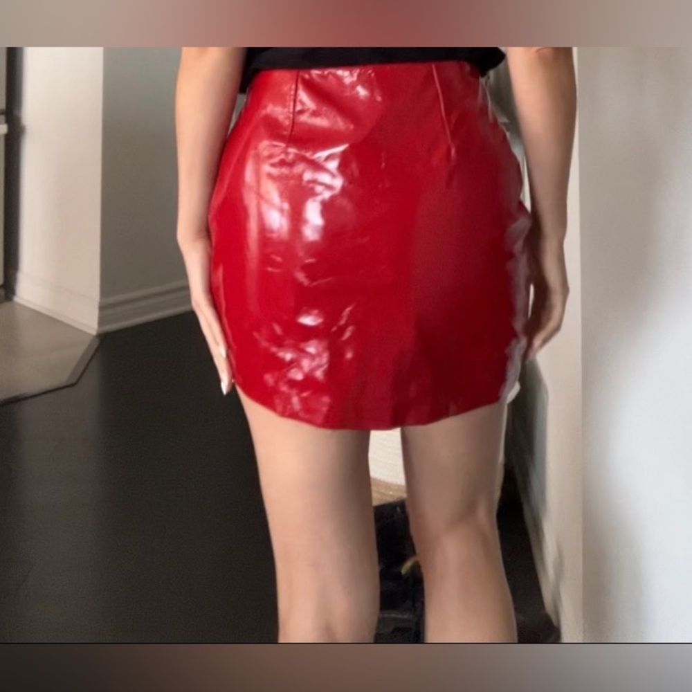 NWT piper & Jane vinyl mini red skirt- la marque - Picture 5 of 8